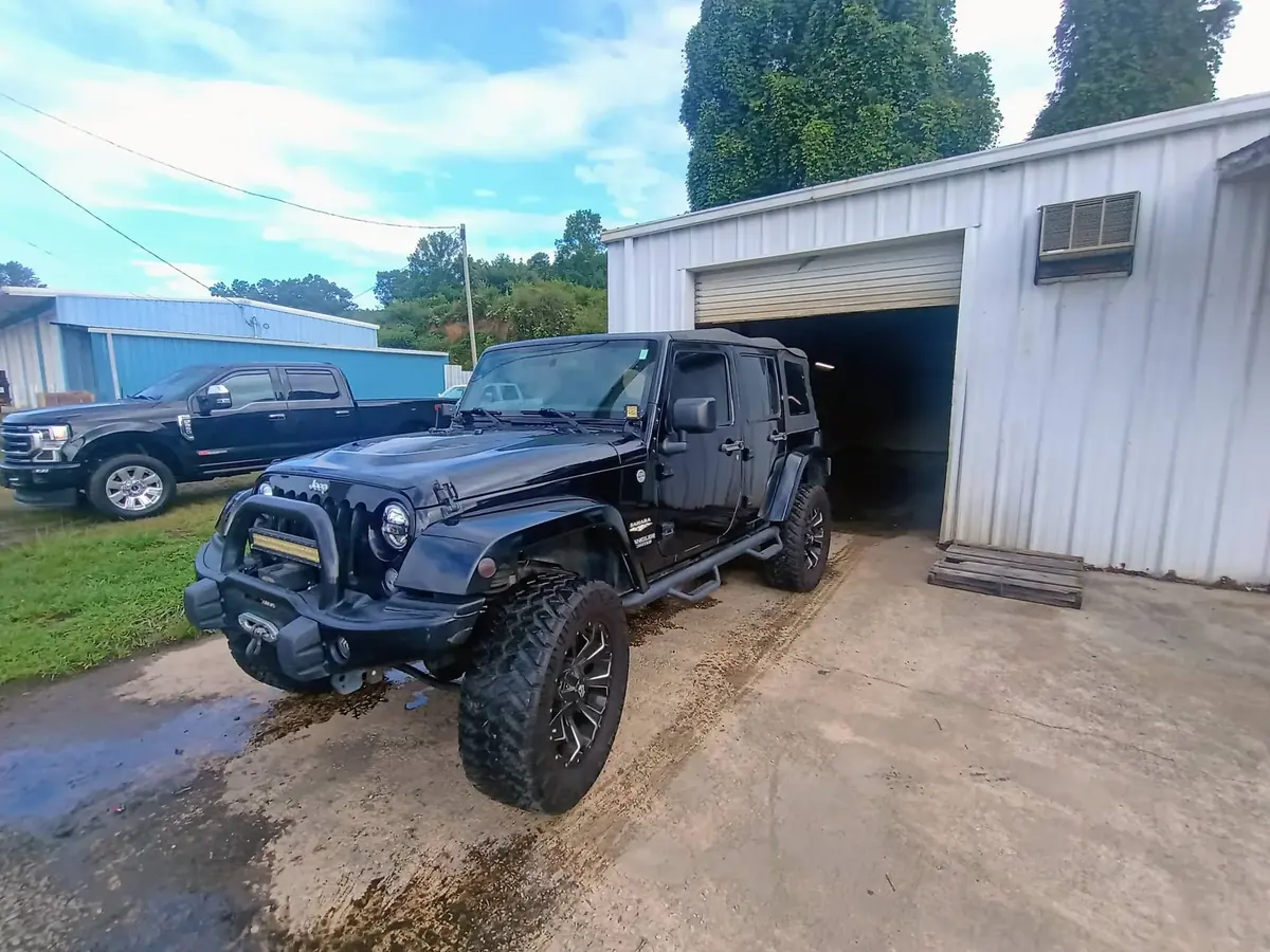 Black Jeep outside the BoPeeps shop